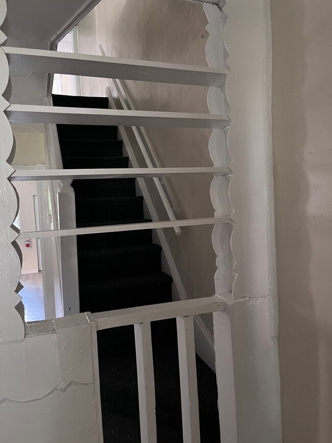 Building Photo - 3 Monmouth Pl