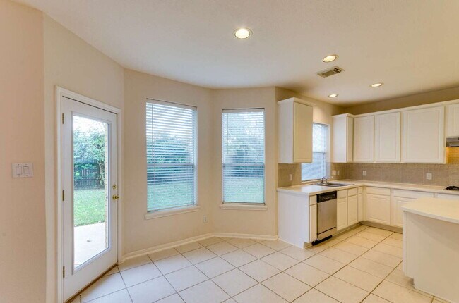 Building Photo - Spacious 5-Bedroom Home in Brazos Landing!