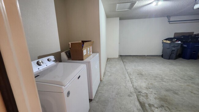 Building Photo - 12512 Sombra Grande Dr