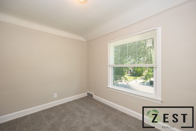 Building Photo - BEAUTIFUL 3 BD 1.5 BATH HOME! OPEN HOUSE S...