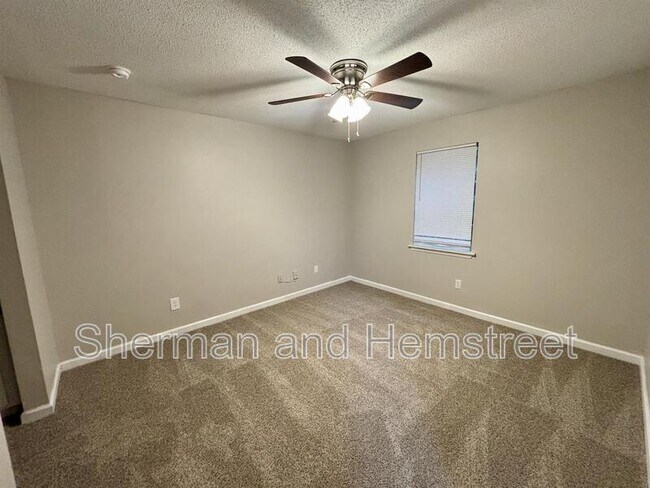 Building Photo - 308 Commons Dr
