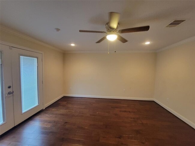 Building Photo - 1007 Blue Willow Dr