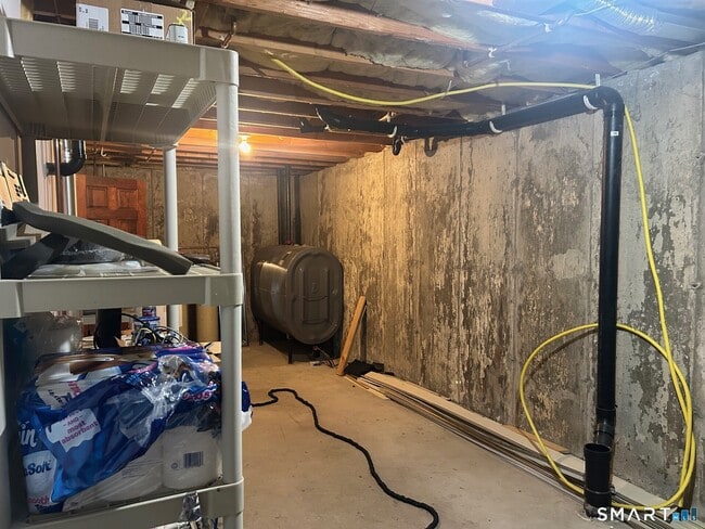 Building Photo - 332 Shore Dr