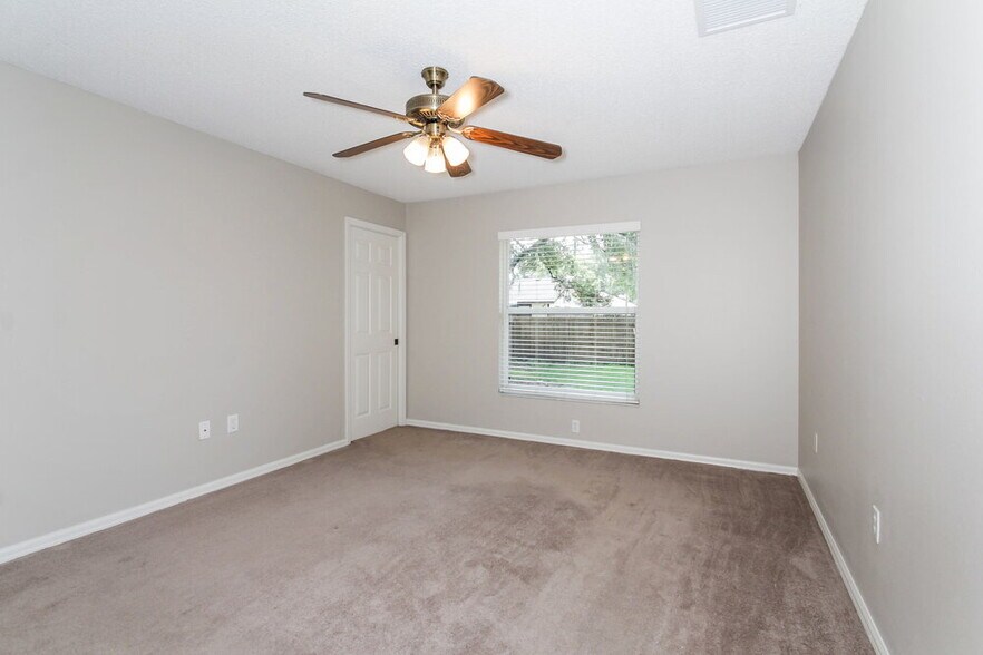 Building Photo - 4212 1st Ave NE