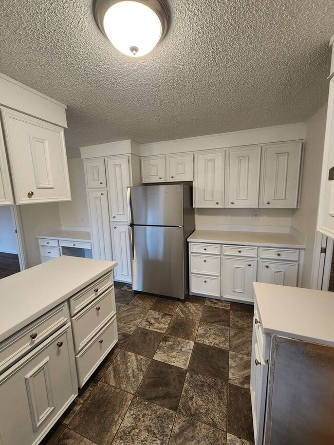 Building Photo - Nice 3 Bedroom Rambler In the Parkland/Spanaway Area!