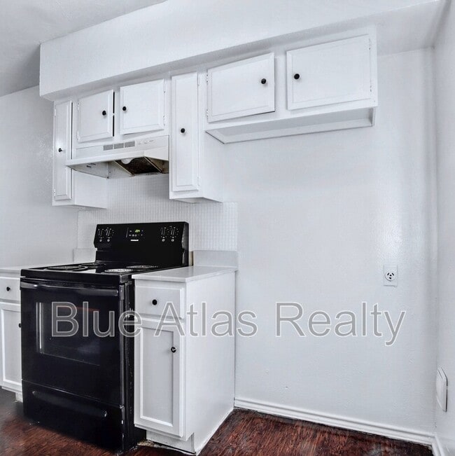 Building Photo - 2725 Patricia Ln