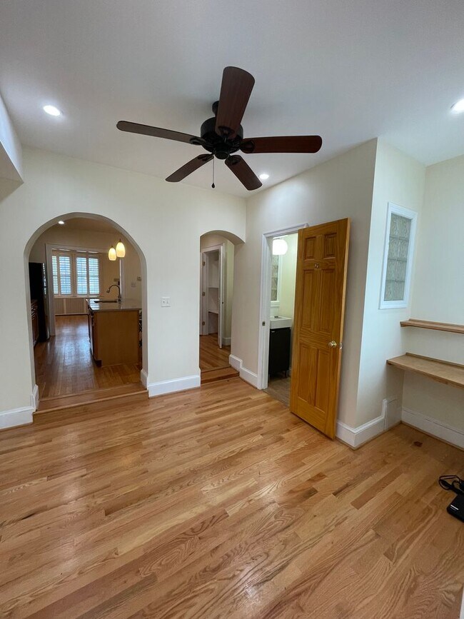 Building Photo - Charming 1928 Row Home for Rent with Modern Amenities — 3 Bedroom 2 Full Bath w/ 2 Half Baths, 2 ...