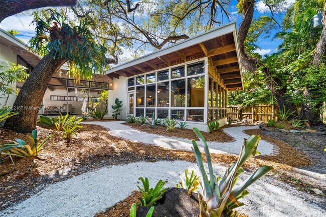 Building Photo - 2321 Tigertail Ct