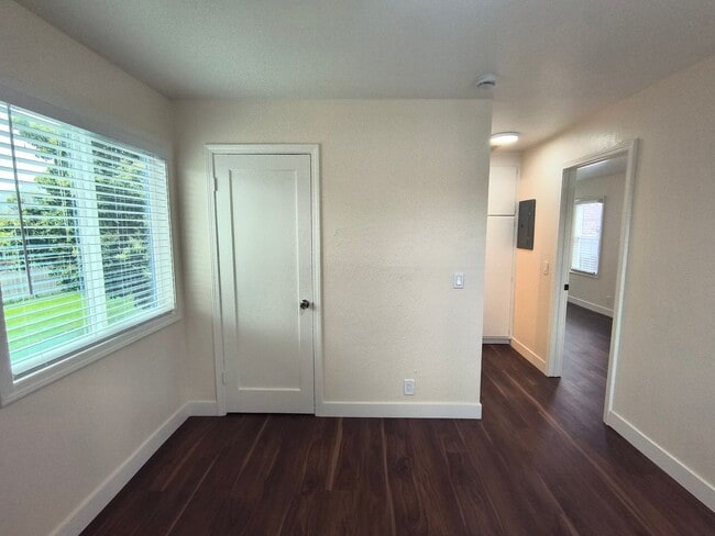 Building Photo - Newly Remodeled Spacious 1BD/1BTH Located In Hayward Near Mission Blvd!!!