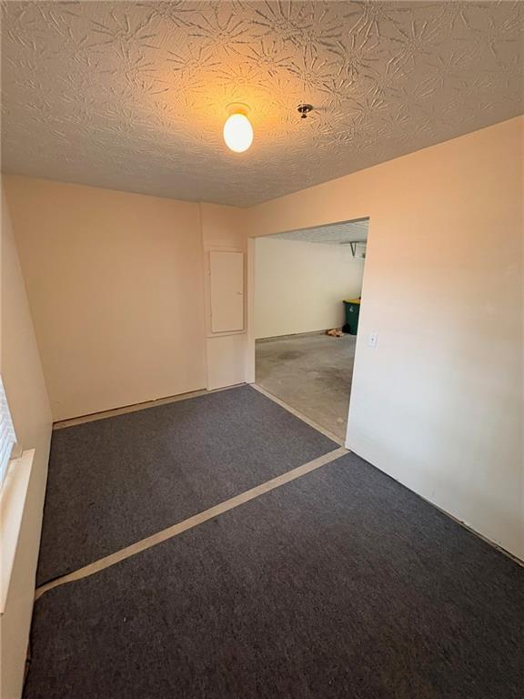 Building Photo - 231 Village Square Dr