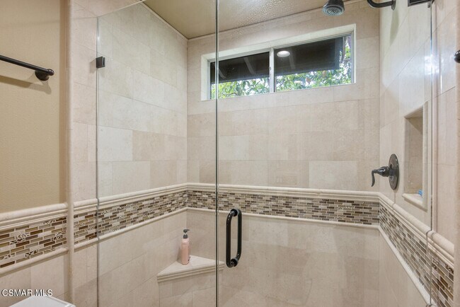 Building Photo - 2521 Sandycreek Dr