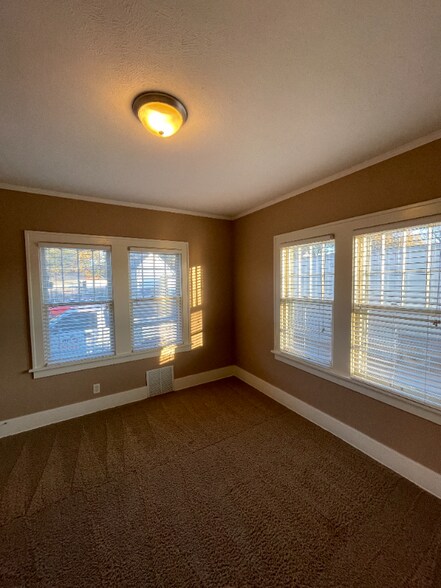 Building Photo - 1418 S 17th St