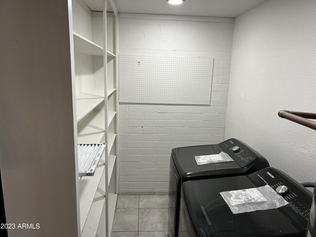 Building Photo - 12611 N 25th Ave