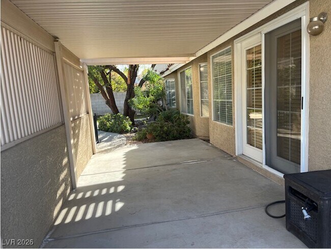 Building Photo - 16 Oak Hollow Ct