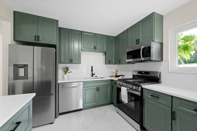 Building Photo - 7944 Lavington Dr