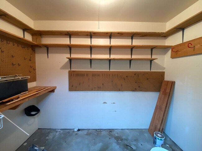 Building Photo - 1607 Salisbury Pl
