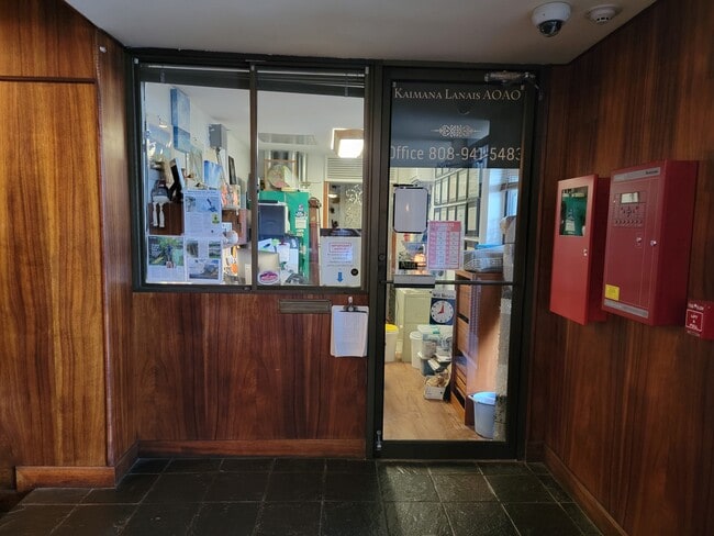 Building Photo - 2444 Hihiwai St