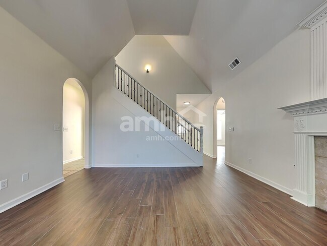 Building Photo - 13136 Braybourne Pkwy