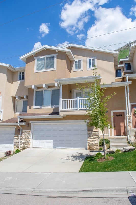 Building Photo - 1341 Alpine Loop