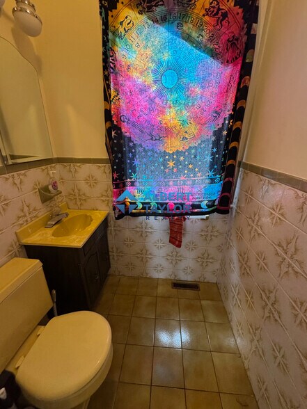 Building Photo - 1 Woodstock Ave