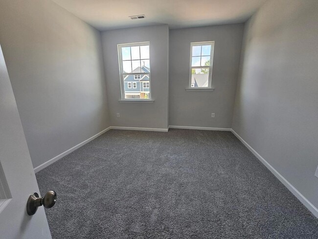 Building Photo - 3127 Armeria Dr