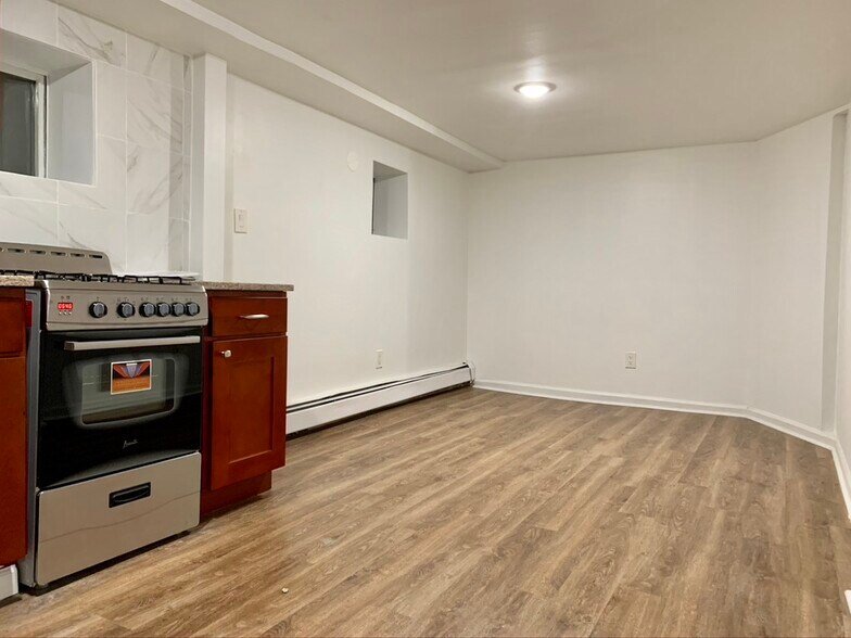 Building Photo - 19 Laidlaw Ave