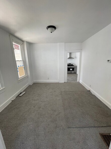 Building Photo - 132 N West St