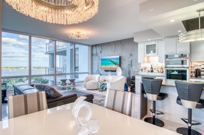 Building Photo - 1 Water Clb Wy