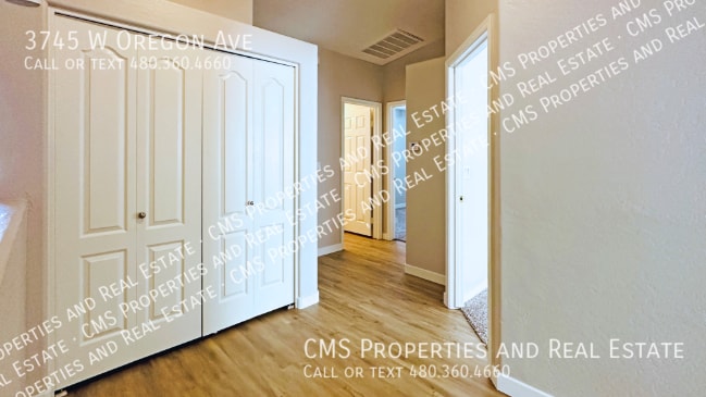 Building Photo - 3745 W Oregon Ave