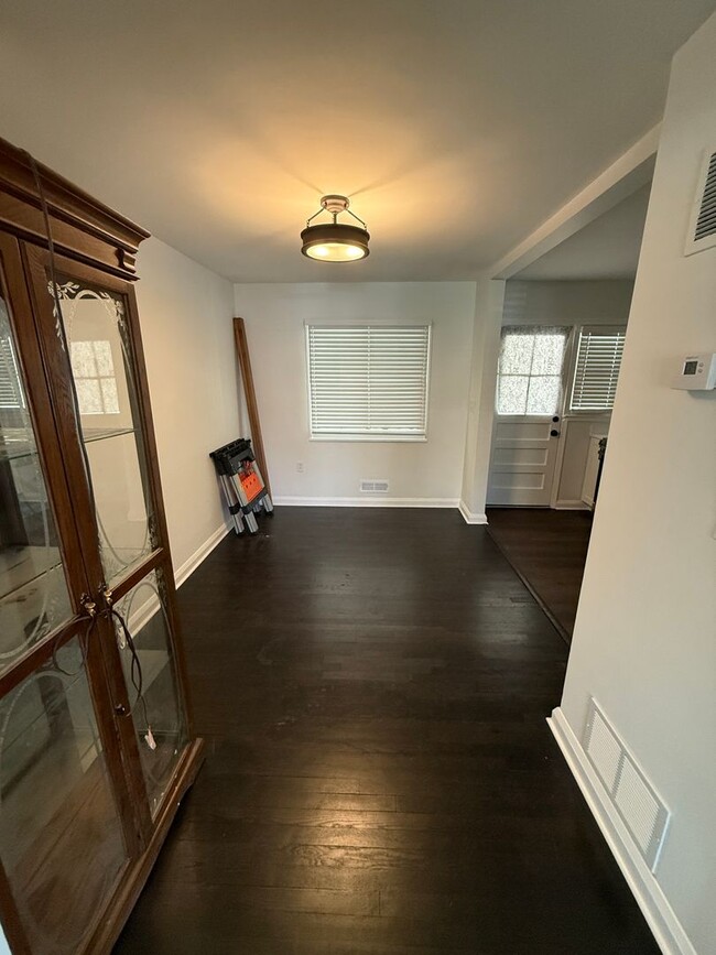 Building Photo - Stunning Renovated Home in Dundalk