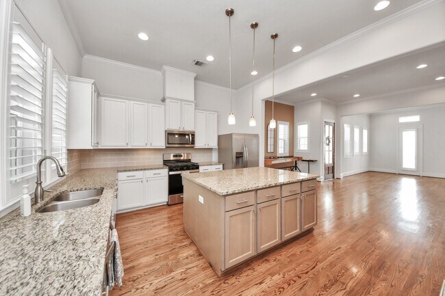 Building Photo - 2606 Madeline Grove Dr