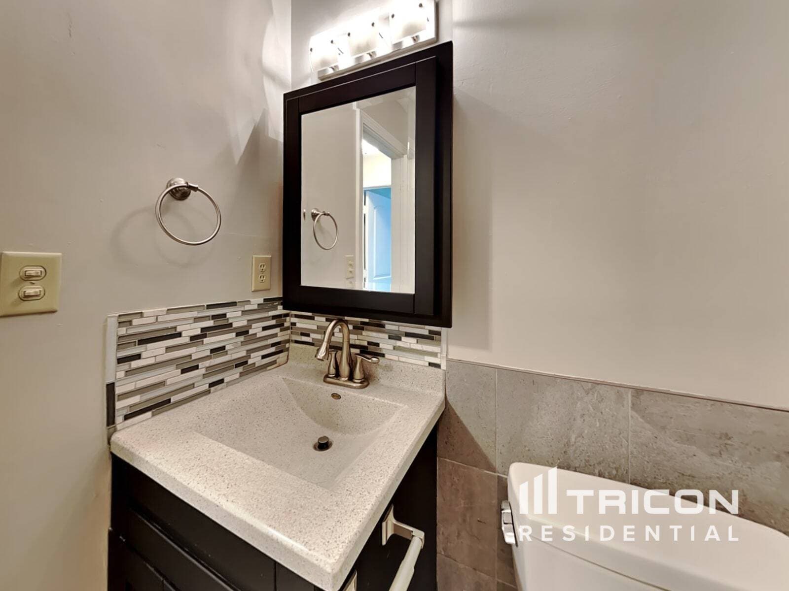 Building Photo - 7436 Glensford Dr