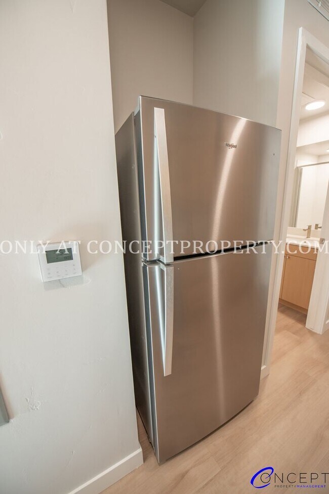 Building Photo - Luxury Studio Living in the Heart of Park City