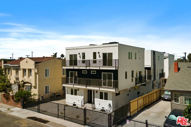 Building Photo - 1617 2nd Ave