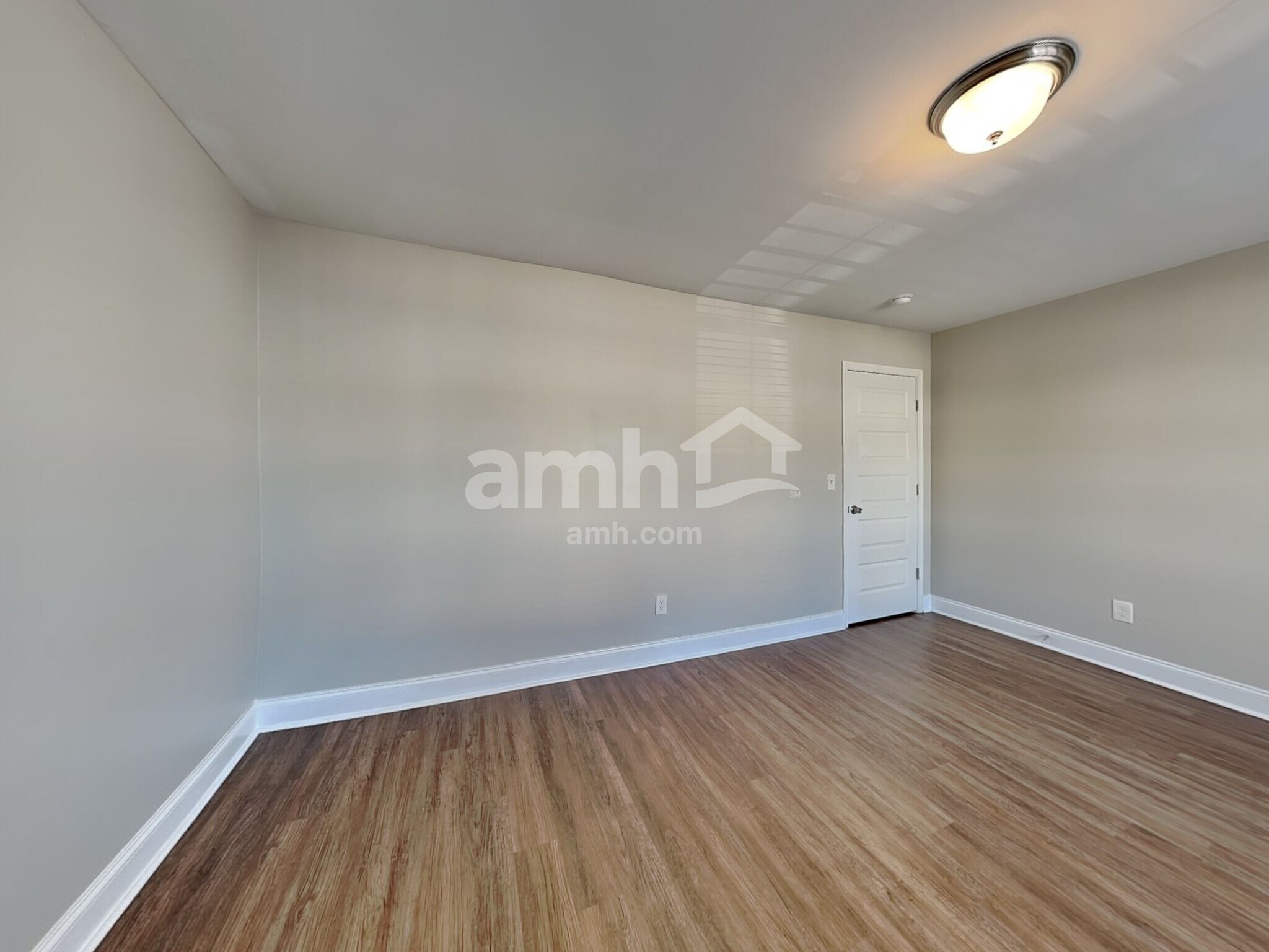 Building Photo - 5340 Tupelo St