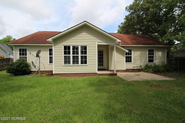 Building Photo - 107 Realini Dr
