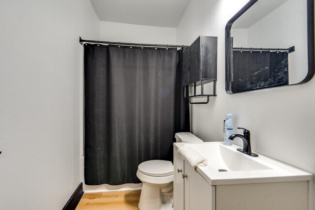 Building Photo - 2173 E 73rd St