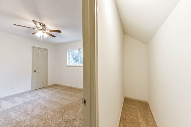 Building Photo - 4214 Brightwood Dr