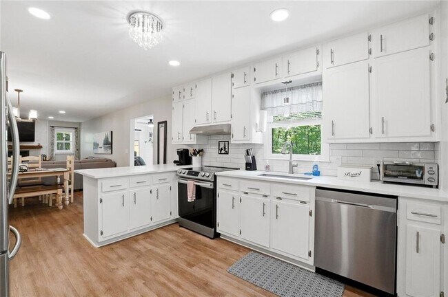 Building Photo - 112 Trout Lily Trail
