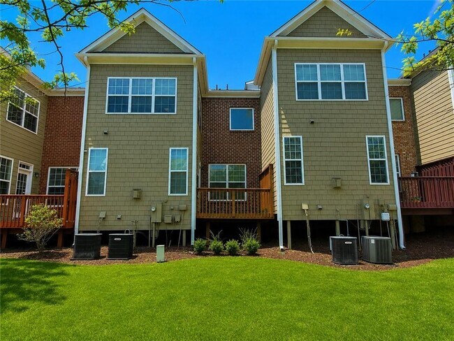 Building Photo - 6065 Cameron Pointe