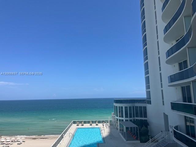 Building Photo - 15901 Collins Ave