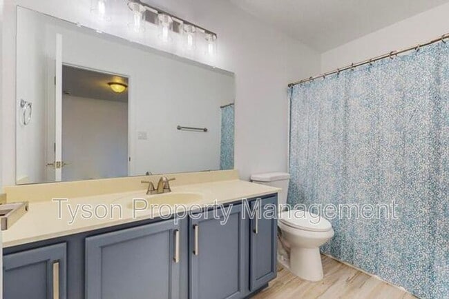 Building Photo - 1033 Desert Paintbrush Loop