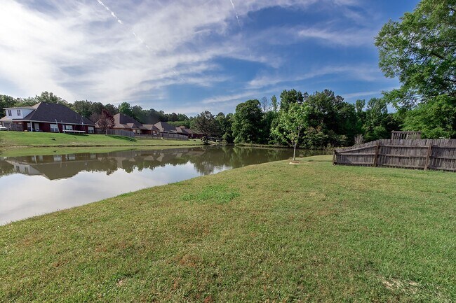 Building Photo - 364 McDonald Dr