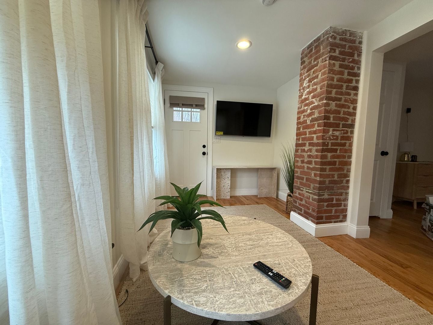 Building Photo - 48A E Pembroke Rd