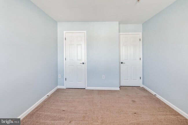 Building Photo - 10329 Bridle Ct