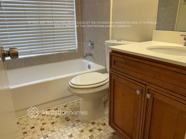 Building Photo - 4005 W Sailboat Dr