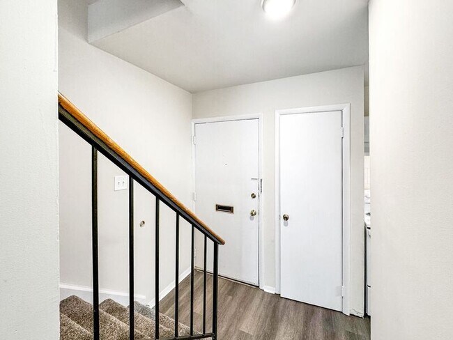 Building Photo - 111 Newcastle Dr