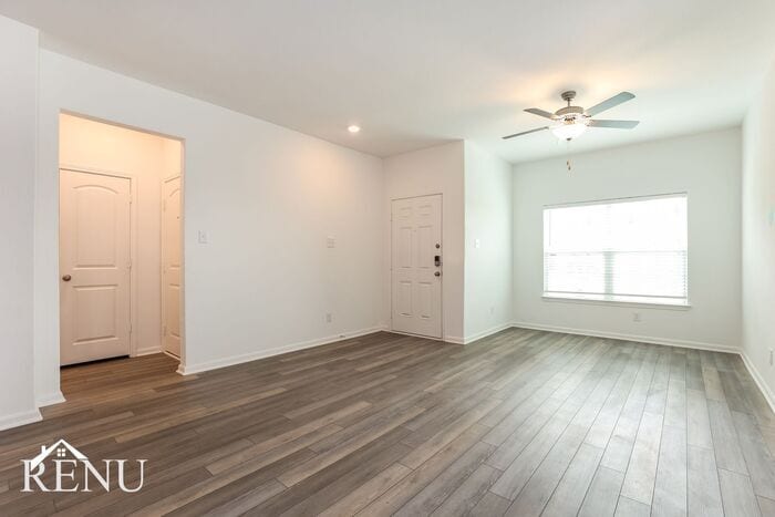 Building Photo - 2927 Jackson Smt