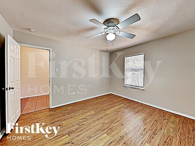 Building Photo - 12640 Shady Cedar Dr