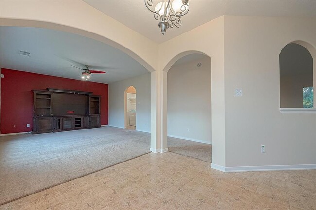 Building Photo - 25119 Florina Ranch Dr
